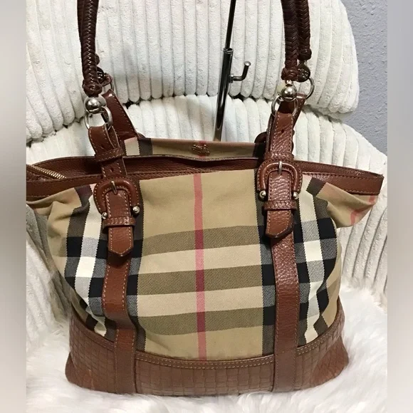 Burberry Bags - Picture 4 of 16